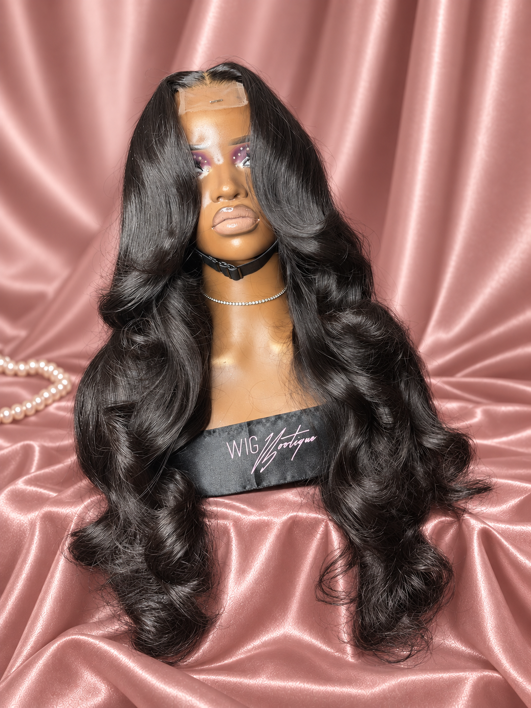 Jade wig, photo 4, on rose-champagne satin with ivory pearls